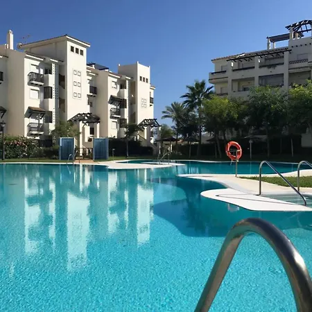 2239-lovely 2 Bedrooms With Pool And Paddle Court شقة مانيلفا