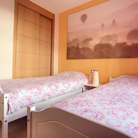 2239-lovely 2 Bedrooms With Pool And Paddle Court شقة مانيلفا
