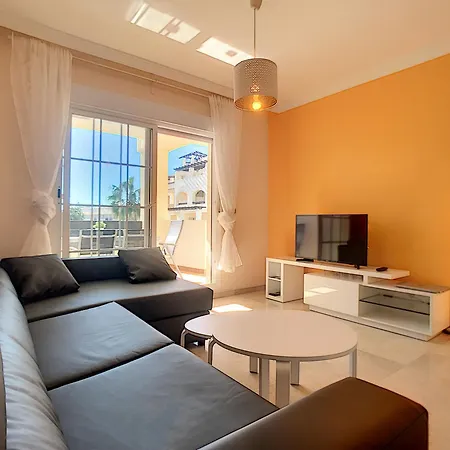شقة 2239-lovely 2 Bedrooms With Pool And Paddle Court *